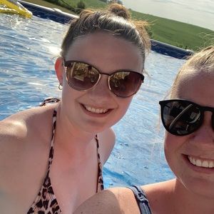 Meet your Posher, Karly